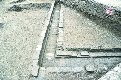 成都发掘出大面积古代城市遗存 核心生活区两千年未易址