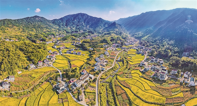 【大美中国】秋到大别山