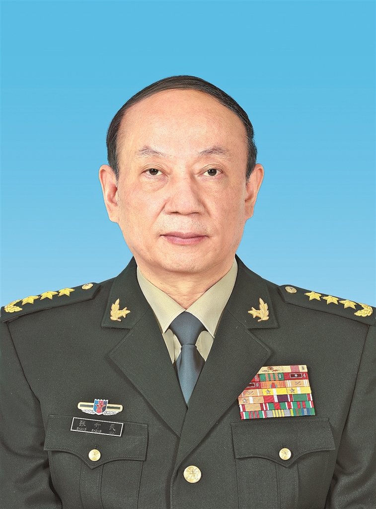 张升民同志简历